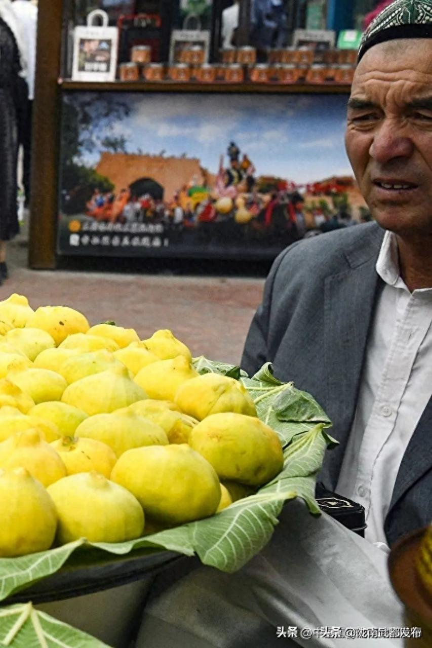 新疆水果之旅：品尝多姿多彩的甜果盛宴
